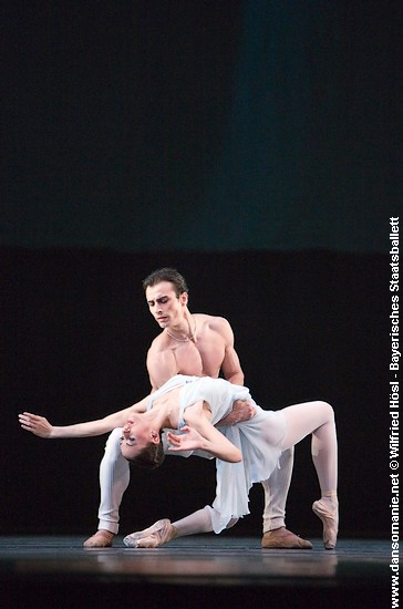 severine ferrolier et tigran mikayelyan dans adagio hammerklavier