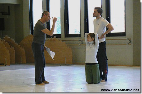 repetition gare du midi thierry malandain donne des corrections aux danseurs