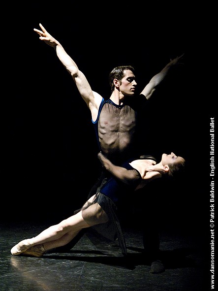 Adela Ramirez et James Forbat dans Resolution, chor. Wayne Eagling