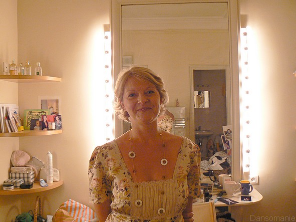 sandrine marache dans sa loge